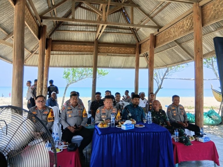 Pantau Situasi Kamtibmas Idulfitri, Kapolres Aceh Utara Ikuti Vidcon Bersama Kapolri dari Pantai Bantayan