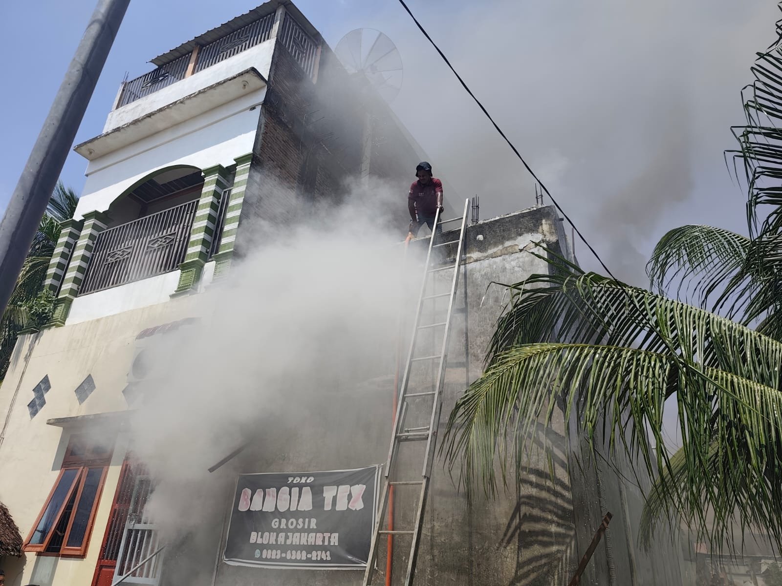 Kebakaran Toko Kain di Tanah Jambo Aye, Kerugian Capai Rp3 Miliar