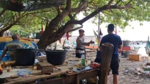 Patroli Dialogis Sat Polairud di Pesisir Pusong Baru, Imbau Nelayan Waspada Cuaca dan Jaga Kamtibmas