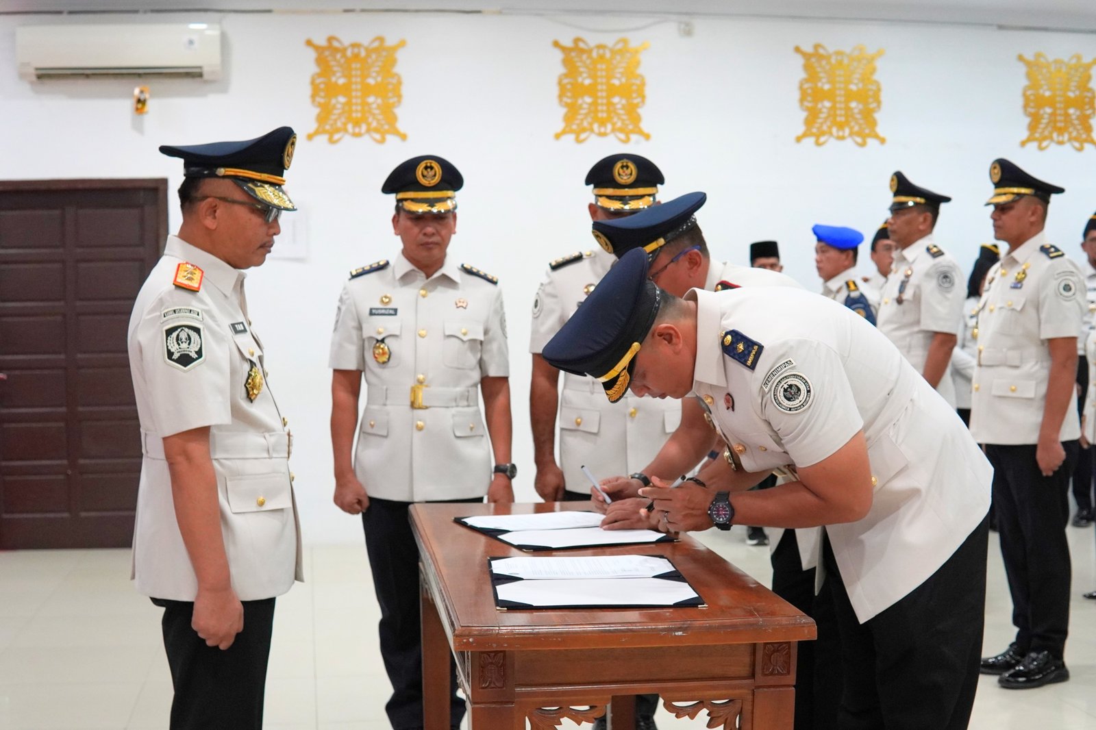 Perkuat Kinerja Pemasyarakatan, Kanwil Ditjenpas Aceh Lantik 33 Pejabat Manajerial