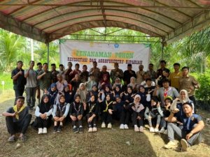 Ratusan Mahasiswa dan Pelajar Hijaukan Bantaran Sungai Matangkuli, 600 Pohon Ditanam di Parang Sikureung