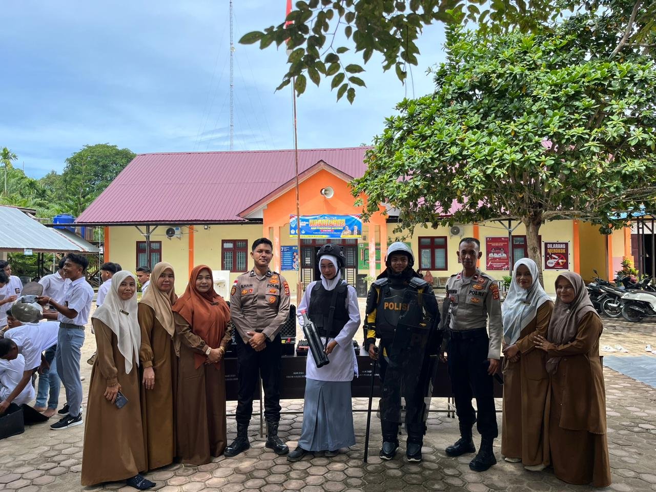 Sat Samapta Polres Aceh Utara Lanjutkan Program “Samapta Sahabat Pelajar” di SMA Negeri 1 Paya Bakong