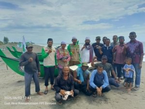 HILMI-FPI SERAHKAN 5 UNIT PERAHU NELAYAN UNTUK KORBAN BANJIR BANDANG DI BIREUEN