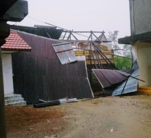 Angin Kencang Disertai Hujan Rusak Sejumlah Bangunan di Cot Girek, Tidak Ada Korban Jiwa
