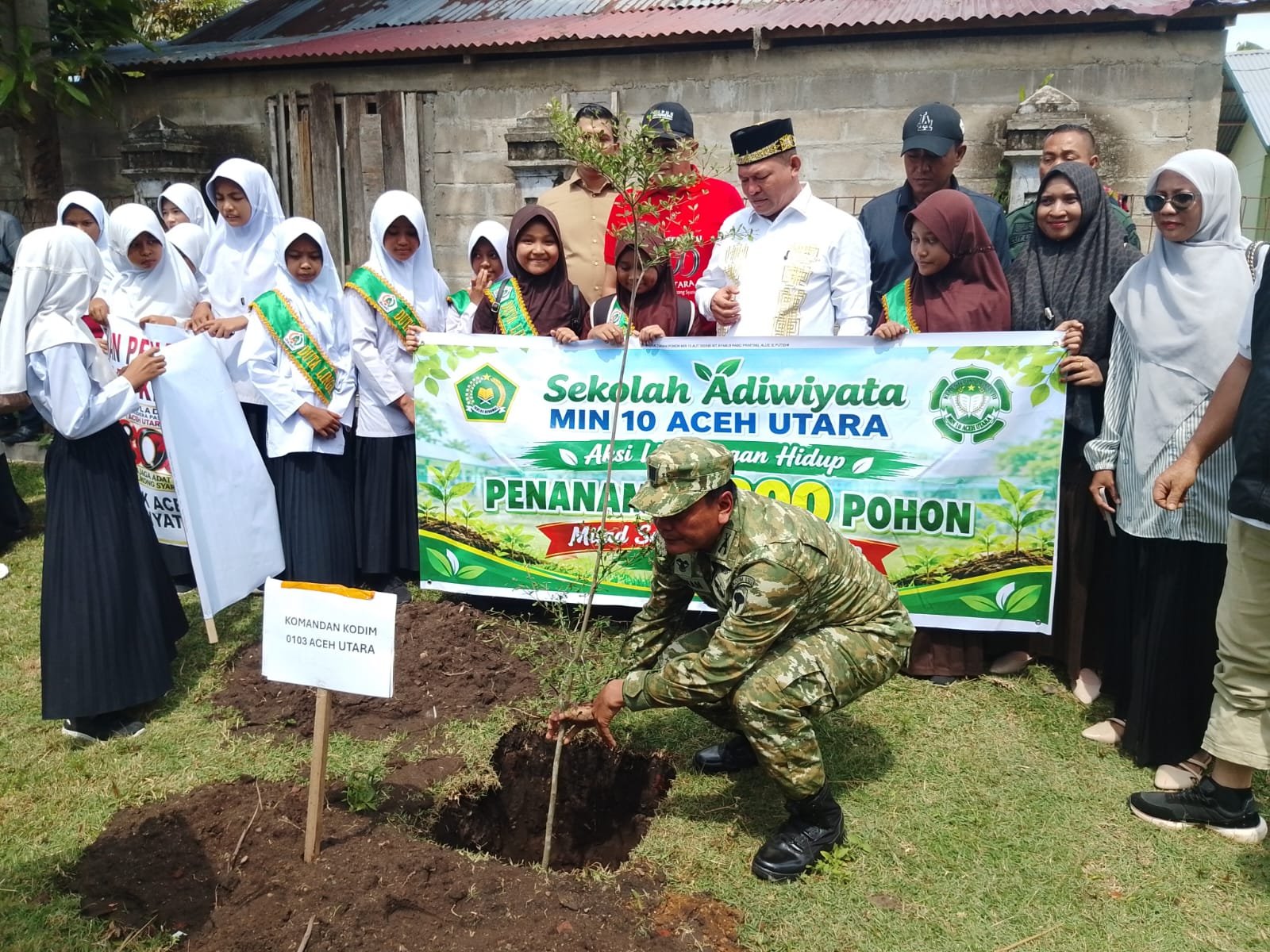 Milad Samudera Pasai ke-800, Ayah Wa Tanam 800 Pohon dan Santuni 800 Anak Yatim