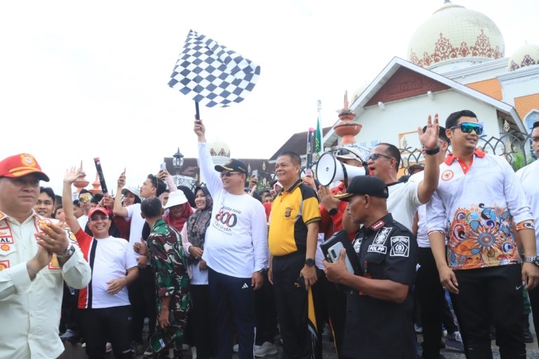 Gerak Jalan Santai Milad ke-800 Samudera Pasai, Kapolres Aceh Utara Turut Ambil Bagian